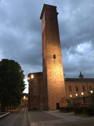 Foto delle torri medievali di Pavia