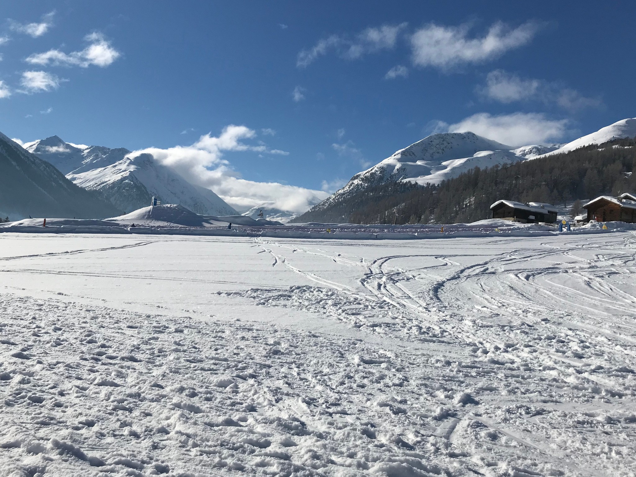 Foto di un paesaggio con neve a Livigno